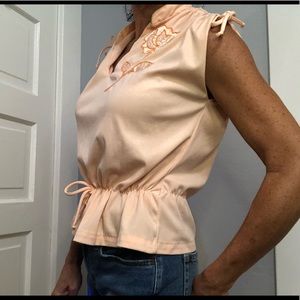 Adorable Vintage top.